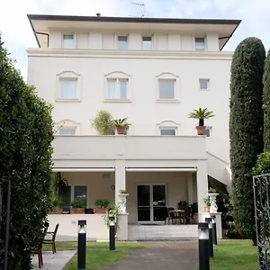Nautilus 3*, Forte dei Marmi Italia