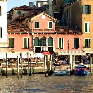 Canal & Walter Hotel Veneza